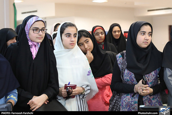 بازدید دانش آموزان خبرگزاری پانا از موسسه فرهنگی شهرآرا عکس: فرنوش فرشچی/ شهرآرا