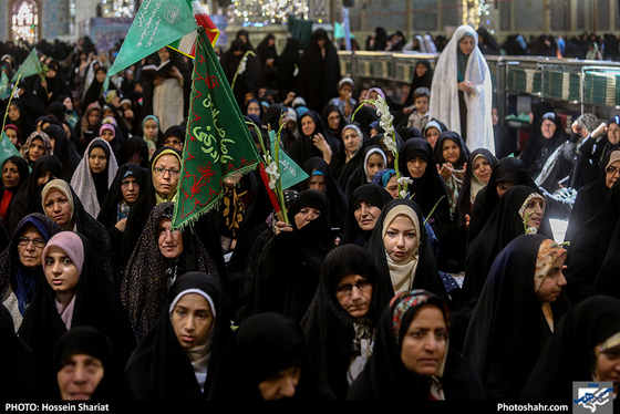 مراسم گلباران حرم مطهر رضوی در روز ولادت حضرت معصومه (سلام الله علیها) / عکس: حسین شریعت / شهرآرا