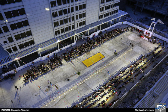 تست ثبت رکورد جهانی شکستن سنگ با دست / عکس: حسین شریعت / شهرآرا