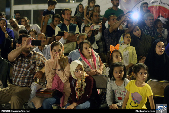 تست ثبت رکورد جهانی شکستن سنگ با دست / عکس: حسین شریعت / شهرآرا