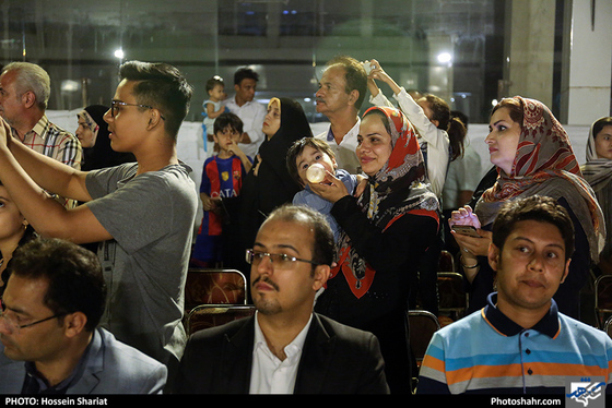 تست ثبت رکورد جهانی شکستن سنگ با دست / عکس: حسین شریعت / شهرآرا