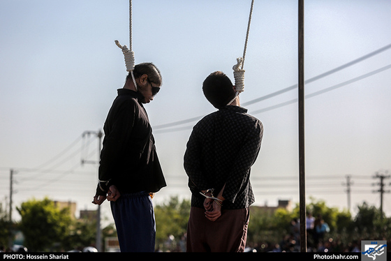 اجرای حکم قصاص نفس دو قاتل کودک آزار در مشهد / عکس: حسین شریعت / شهرآرا