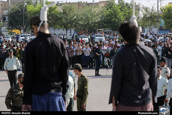 اجرای حکم قصاص نفس دو قاتل کودک آزار در مشهد / عکس: حسین شریعت / شهرآرا