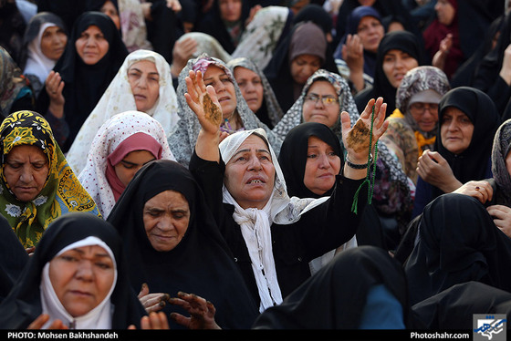 مراسم تعویض پرچم گنبد و پوشش ضریح حرم مطهر رضوی / عکس: محسن بخشنده / شهرآرا