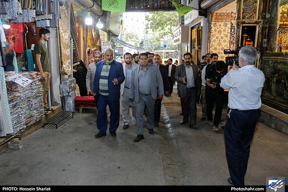 بازدید جمعی از مدیران رسانه های کشور از بافت اطراف حرم / عکس: حسین شریعت / شهرآرا
