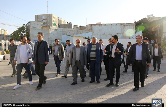 بازدید جمعی از مدیران رسانه های کشور از بافت اطراف حرم / عکس: حسین شریعت / شهرآرا