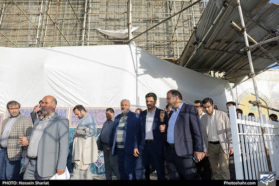 بازدید جمعی از مدیران رسانه های کشور از بافت اطراف حرم / عکس: حسین شریعت / شهرآرا