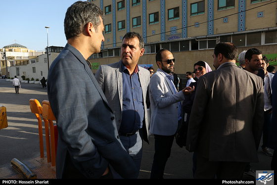 بازدید جمعی از مدیران رسانه های کشور از بافت اطراف حرم / عکس: حسین شریعت / شهرآرا