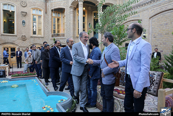 دیدار شهردار مشهد با جمعی از مدیران رسانه های کشور / عکس: حسین شریعت / شهرآرا