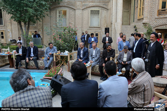 دیدار شهردار مشهد با جمعی از مدیران رسانه های کشور / عکس: حسین شریعت / شهرآرا