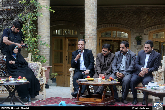 دیدار شهردار مشهد با جمعی از مدیران رسانه های کشور / عکس: حسین شریعت / شهرآرا