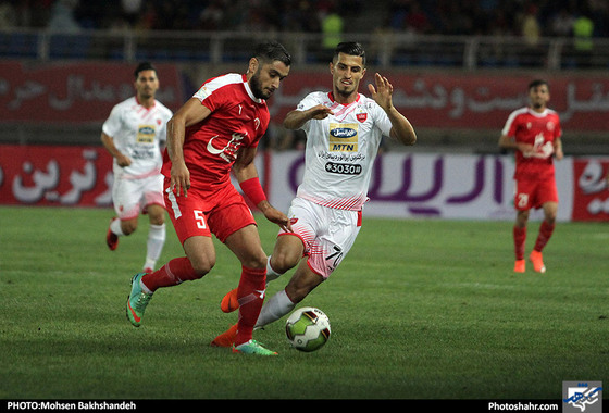 لیگ برتر فوتبال/مسابقه پدیده مشهد و پرسپولیس تهران 2 / عکس: محسن بخشنده / شهرآرا 
