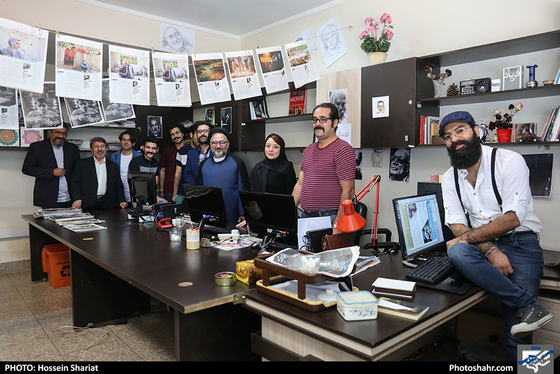 حضور حجت الاسلام محمدعلی ابطحی در روزنامه شهرآرا / عکس: حسین شریعت / شهرآرا