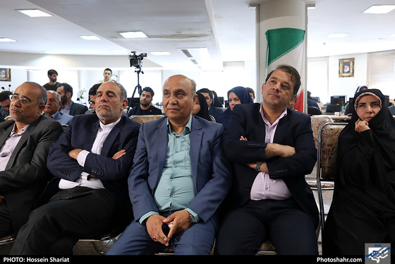 بازدید اعضای شورای شهر مشهد از روزنامه شهرآرا به مناسبت روز خبرنگار / عکس: حسین شریعت / شهرآرا