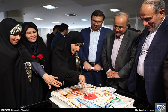 بازدید اعضای شورای شهر مشهد از روزنامه شهرآرا به مناسبت روز خبرنگار / عکس: حسین شریعت / شهرآرا