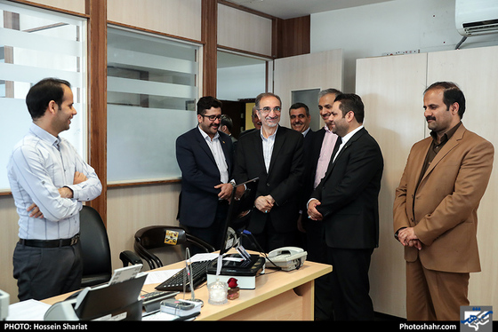 بازدید شهردار مشهد از روزنامه شهرآرا به مناسبت روز خبرنگار / عکس: حسین شریعت / شهرآرا