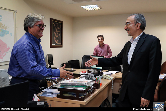 بازدید شهردار مشهد از روزنامه شهرآرا به مناسبت روز خبرنگار / عکس: حسین شریعت / شهرآرا