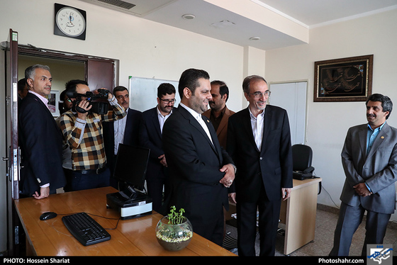 بازدید شهردار مشهد از روزنامه شهرآرا به مناسبت روز خبرنگار / عکس: حسین شریعت / شهرآرا