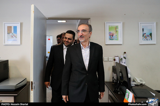 بازدید شهردار مشهد از روزنامه شهرآرا به مناسبت روز خبرنگار / عکس: حسین شریعت / شهرآرا