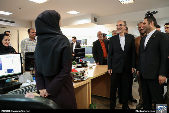 بازدید شهردار مشهد از روزنامه شهرآرا به مناسبت روز خبرنگار / عکس: حسین شریعت / شهرآرا