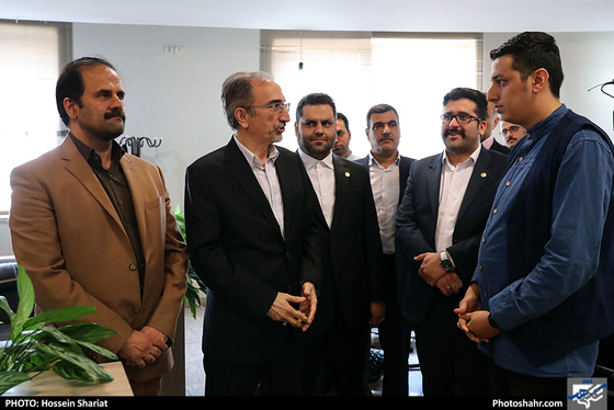 بازدید شهردار مشهد از روزنامه شهرآرا به مناسبت روز خبرنگار / عکس: حسین شریعت / شهرآرا