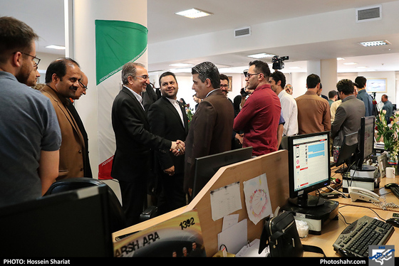بازدید شهردار مشهد از روزنامه شهرآرا به مناسبت روز خبرنگار / عکس: حسین شریعت / شهرآرا