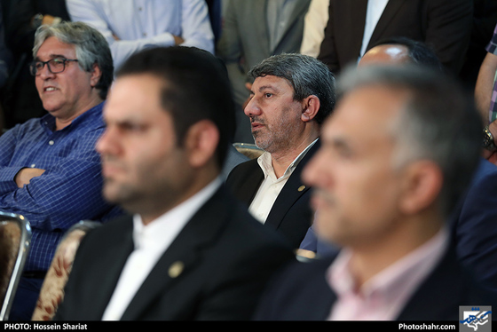 بازدید شهردار مشهد از روزنامه شهرآرا به مناسبت روز خبرنگار / عکس: حسین شریعت / شهرآرا