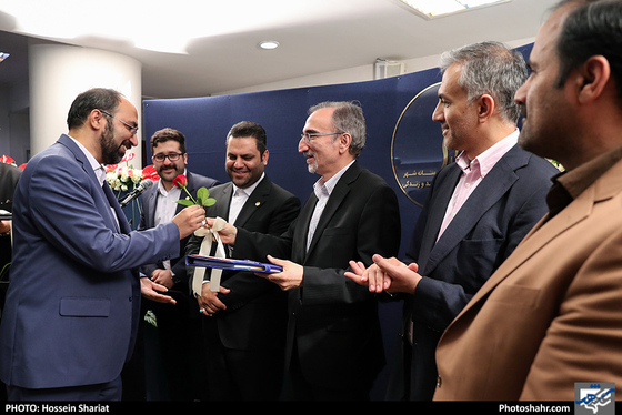 بازدید شهردار مشهد از روزنامه شهرآرا به مناسبت روز خبرنگار / عکس: حسین شریعت / شهرآرا