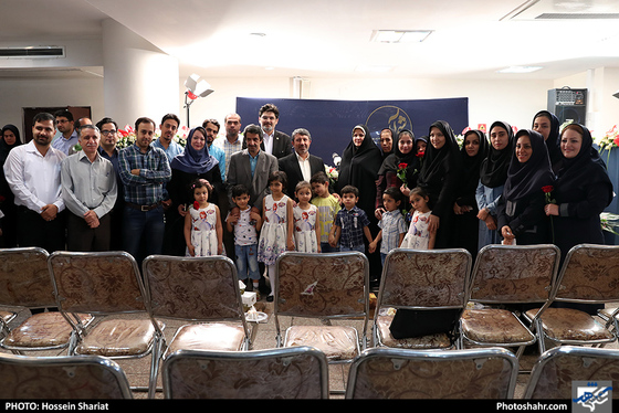 بازدید جمعی از مسئولان از روزنامه شهرآرا در روز خبرنگار / عکس: حسین شریعت / شهرآرا