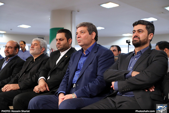 بازدید جمعی از مسئولان از روزنامه شهرآرا در روز خبرنگار - 2 / عکس: حسین شریعت / شهرآرا 