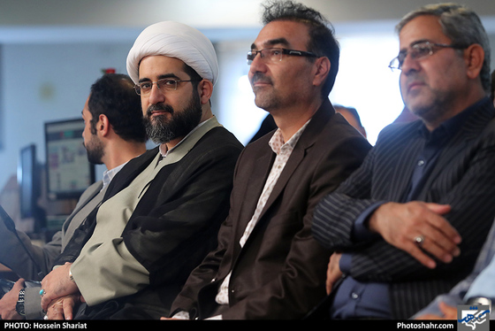 بازدید جمعی از مسئولان از روزنامه شهرآرا در روز خبرنگار - 2 / عکس: حسین شریعت / شهرآرا 