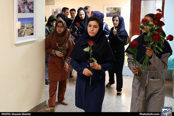 بازدید جمعی از مسئولان از روزنامه شهرآرا در روز خبرنگار - 3/ عکس:  حسین شریعت / شهرآرا