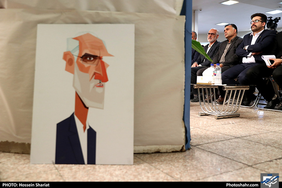 بازدید جمعی از مسئولان از روزنامه شهرآرا در روز خبرنگار - 3/ عکس:  حسین شریعت / شهرآرا