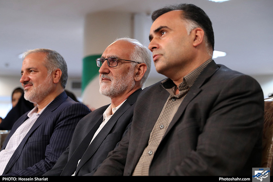 بازدید جمعی از مسئولان از روزنامه شهرآرا در روز خبرنگار - 3/ عکس:  حسین شریعت / شهرآرا