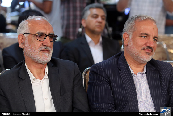 بازدید جمعی از مسئولان از روزنامه شهرآرا در روز خبرنگار - 3/ عکس:  حسین شریعت / شهرآرا