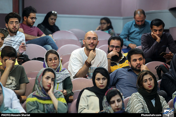 ورکشاپ عکاسی استیج با حضور آزاده اخلاقی / عکس: حسین شریعت / شهرآرا