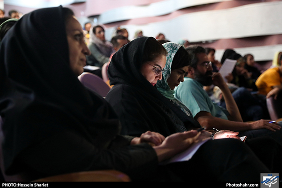 ورکشاپ عکاسی استیج با حضور آزاده اخلاقی / عکس: حسین شریعت / شهرآرا