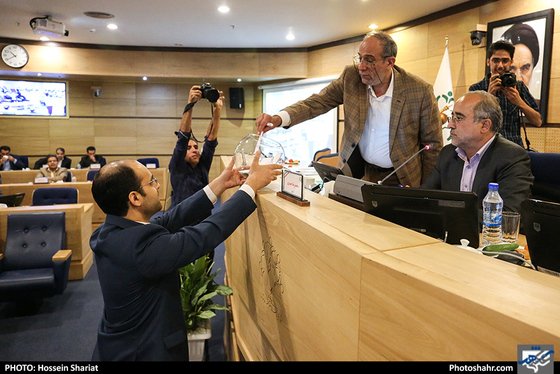 سی و سومین جلسه صحن علنی شورای اسلامی شهر مشهد / عکس: حسین شریعت / شهرآرا