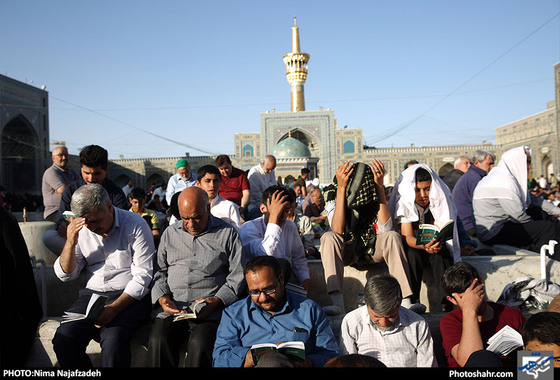 مراسم دعای عرفه درحرم مطهر رضوی / عکس: نیما نجف زاده / شهرآرا