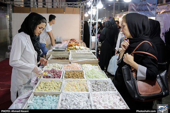 نمایشگاه فروش پاییزه و عرضه کالای تنظیم بازار