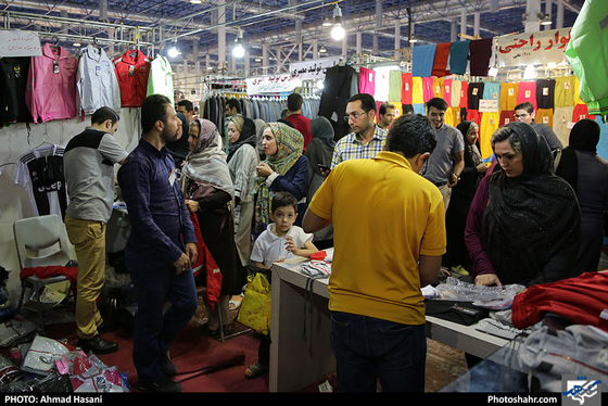 نمایشگاه فروش پاییزه و عرضه کالای تنظیم بازار