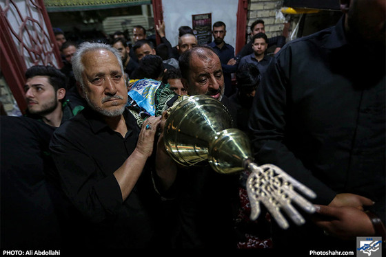 عزاداری شب هفتم محرم در هیات مهاجران افغانستانی مقیم مشهد / عکس: علی عبدالهی / شهرآرا