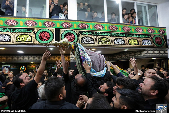 عزاداری شب هفتم محرم در هیات مهاجران افغانستانی مقیم مشهد / عکس: علی عبدالهی / شهرآرا
