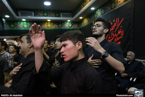 عزاداری شب هفتم محرم در هیات مهاجران افغانستانی مقیم مشهد / عکس: علی عبدالهی / شهرآرا