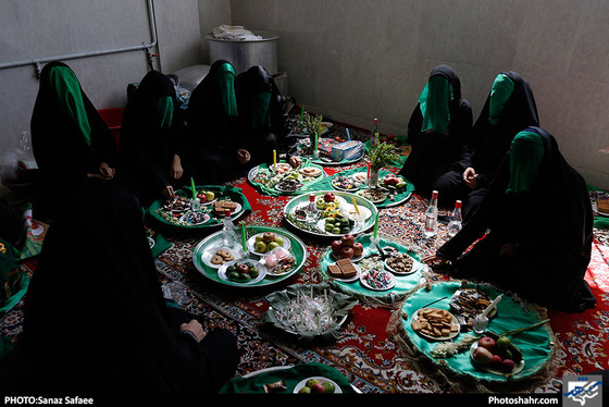 مراسم سنتی سینی‌گردانی حضرت قاسم (ع) / عکس: ساناز صفائی / شهرآرا