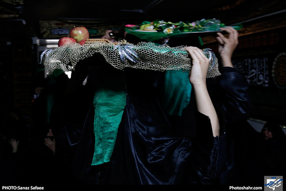 مراسم سنتی سینی‌گردانی حضرت قاسم (ع) / عکس: ساناز صفائی / شهرآرا