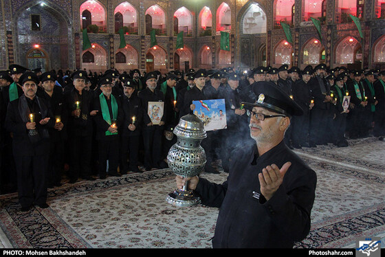 مراسم خطبه خوانی شب عاشورا در حرم مطهر رضوی / عکس: محسن بخشنده / شهرآرا