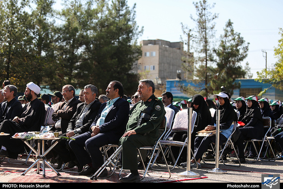 آغاز سال تحصیلی در دبیرستان دخترانه هدی مشهد / عکس: حسین شریعت / شهرآرا