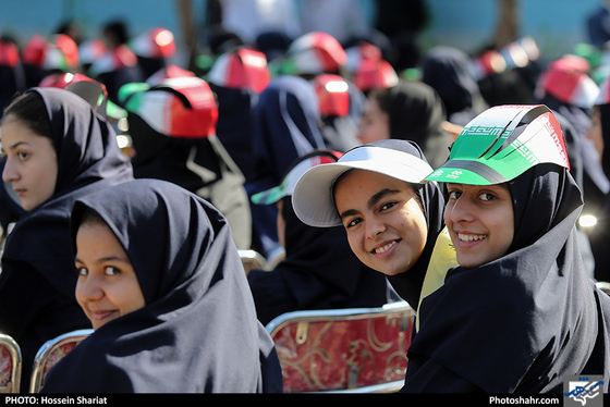 آغاز سال تحصیلی در دبیرستان دخترانه هدی مشهد / عکس: حسین شریعت / شهرآرا
