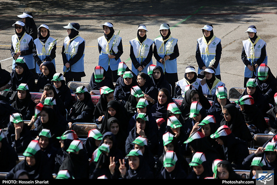 آغاز سال تحصیلی در دبیرستان دخترانه هدی مشهد / عکس: حسین شریعت / شهرآرا